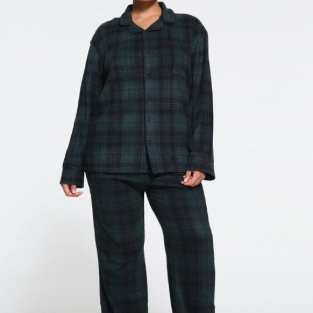SKIMS Dark Green and Black Plaid Long Pajama Set